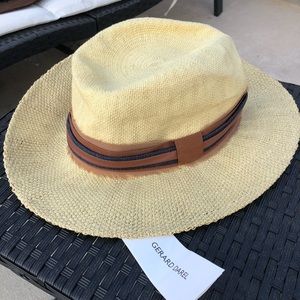 *Never worn* Woven Straw Hat Perfect for Summer!!